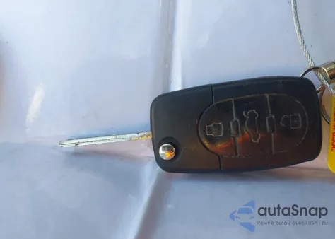 2002 Audi A4 1.8T из США, поврежденный, VIN WAUJC68E72A175810